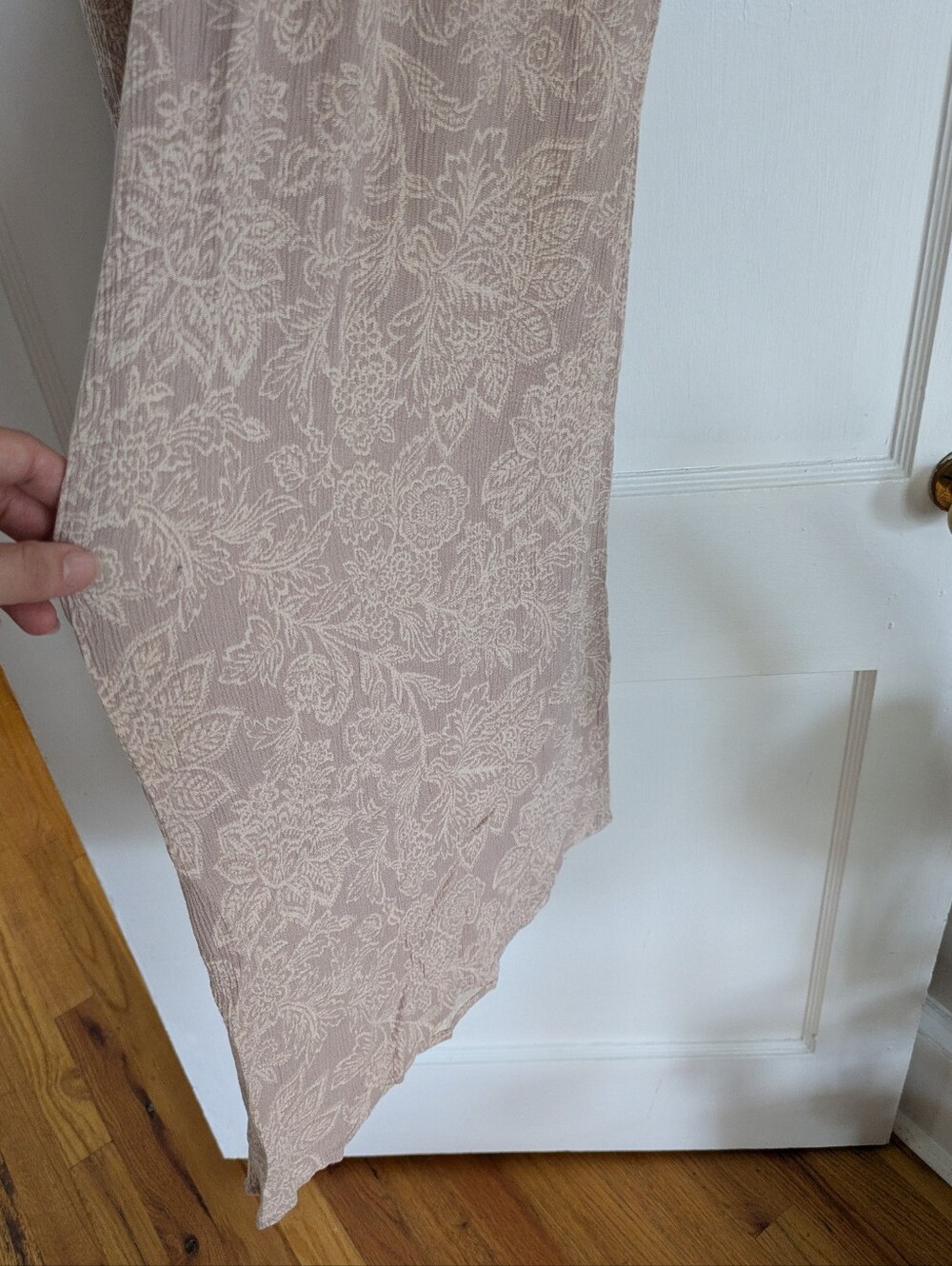 Sozy Felicia Wide Leg Paisley Floral Flowy Capri Pants in Taupe - Picture 3 of 13